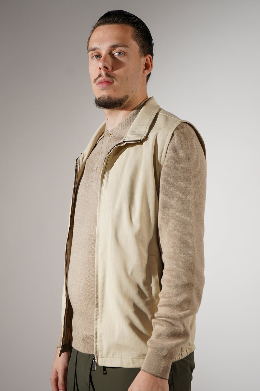 Beige gilet